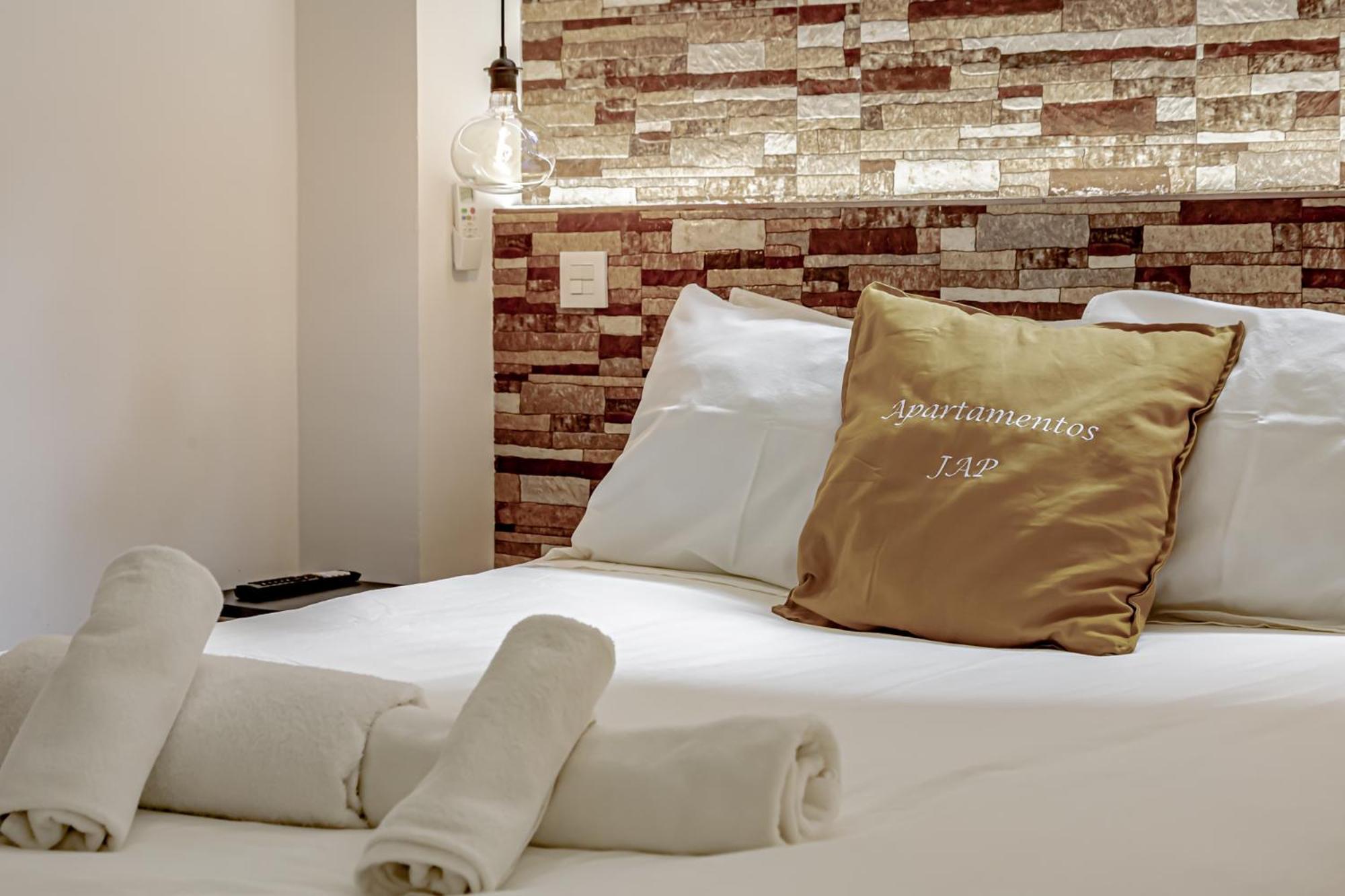 Apartamentos Santiago Cordero Мадрид Екстериор снимка